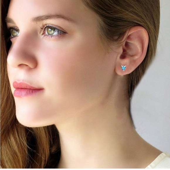 NIB Austrian blue crystal heart earrings - Picture 4 of 9